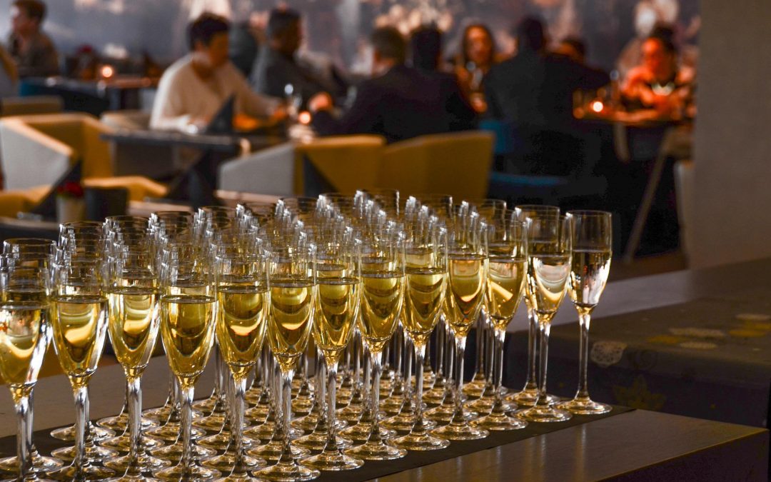 Vin + Rencontres En Rafale / Groupe 34 à 43 ans / Groupe 38 à 47 ans /  (1 verre de vin inclus)
